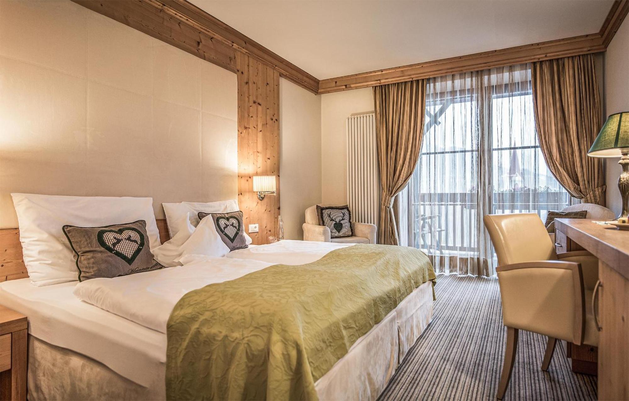 Taubers Unterwirt Aktiv & Vitalhotel ヴェルトゥルノ エクステリア 写真